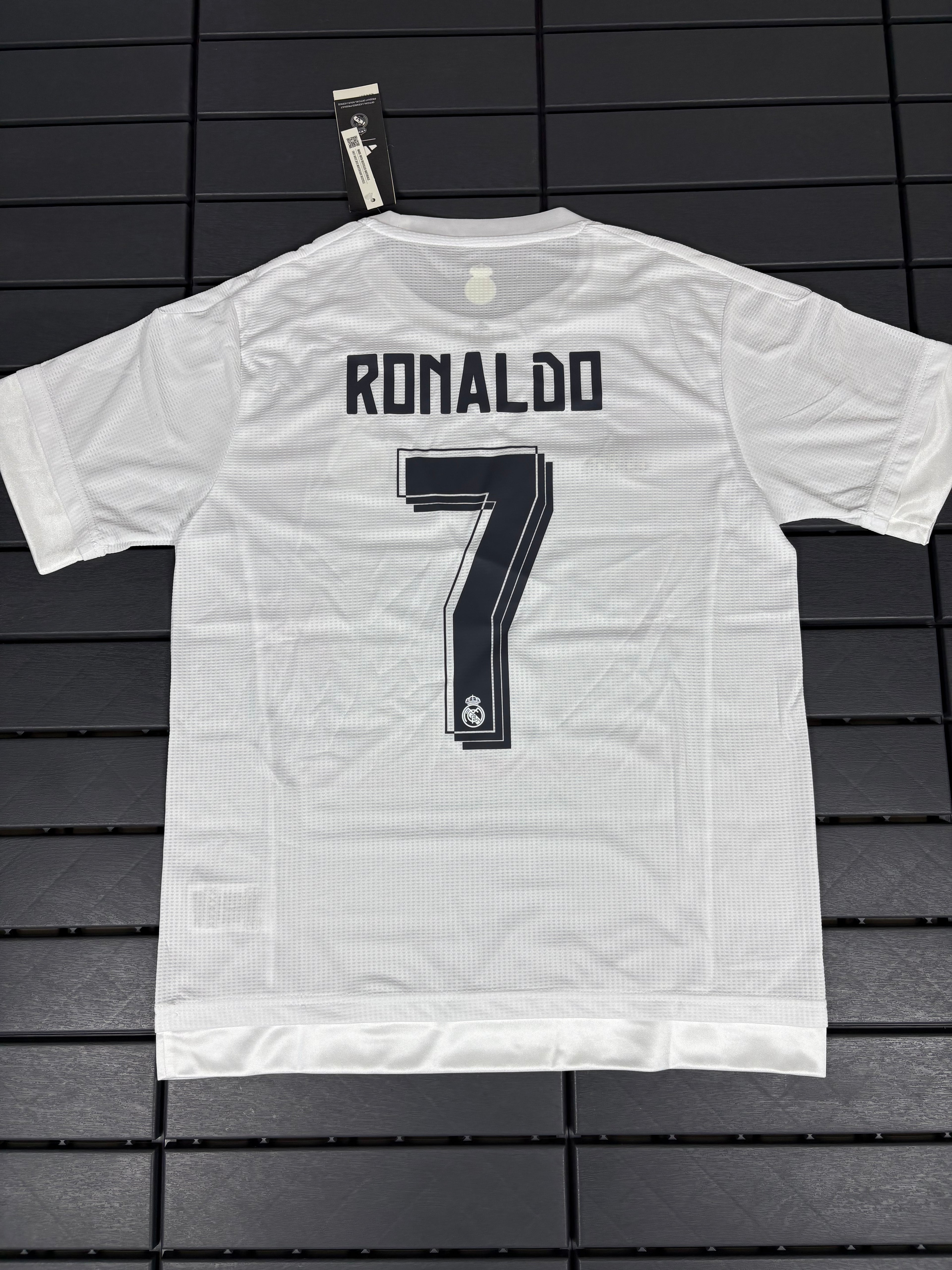 Retro Real Madrid - Ronaldo Jersey