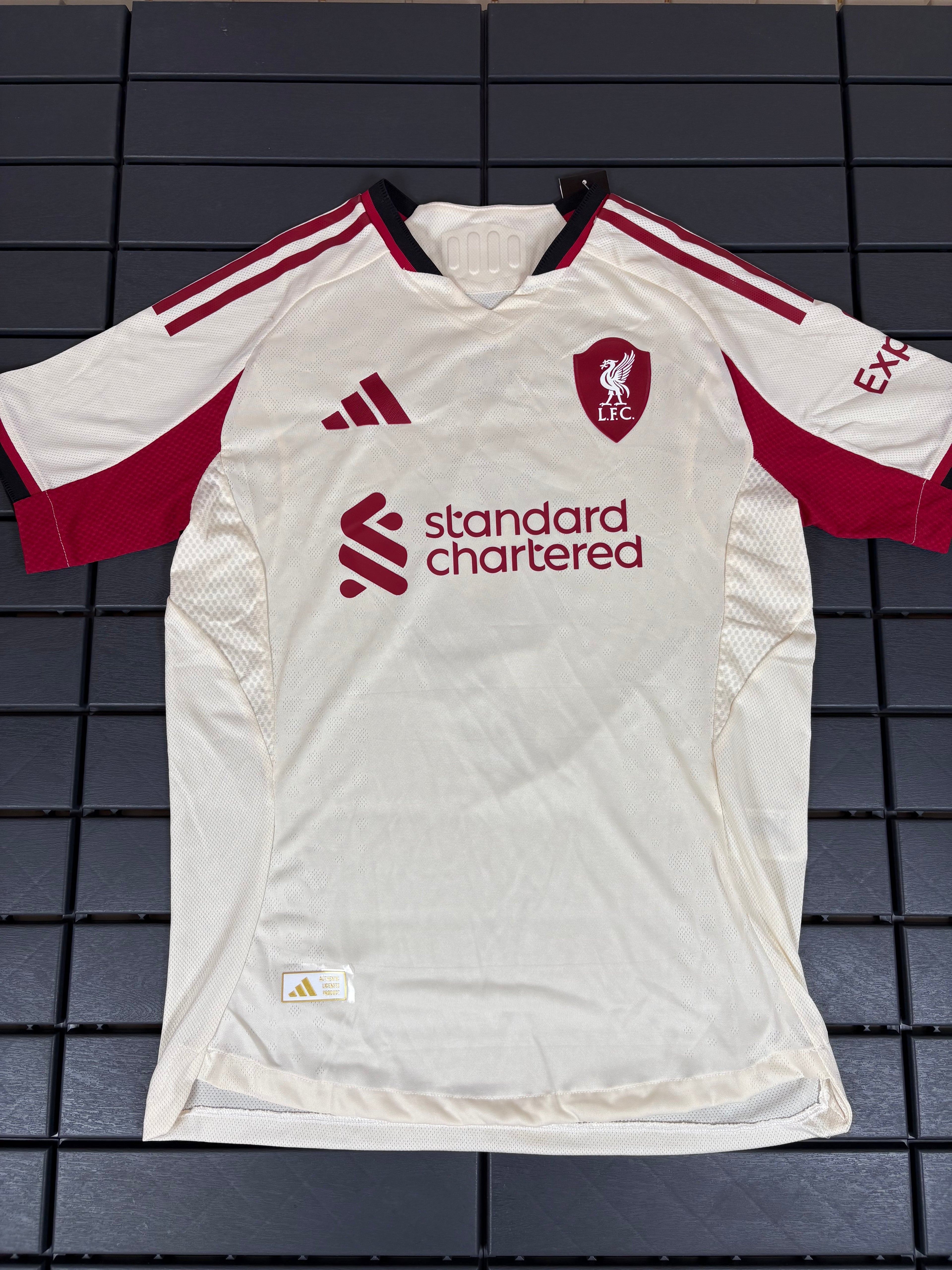 Liverpool FC - Isak Jersey