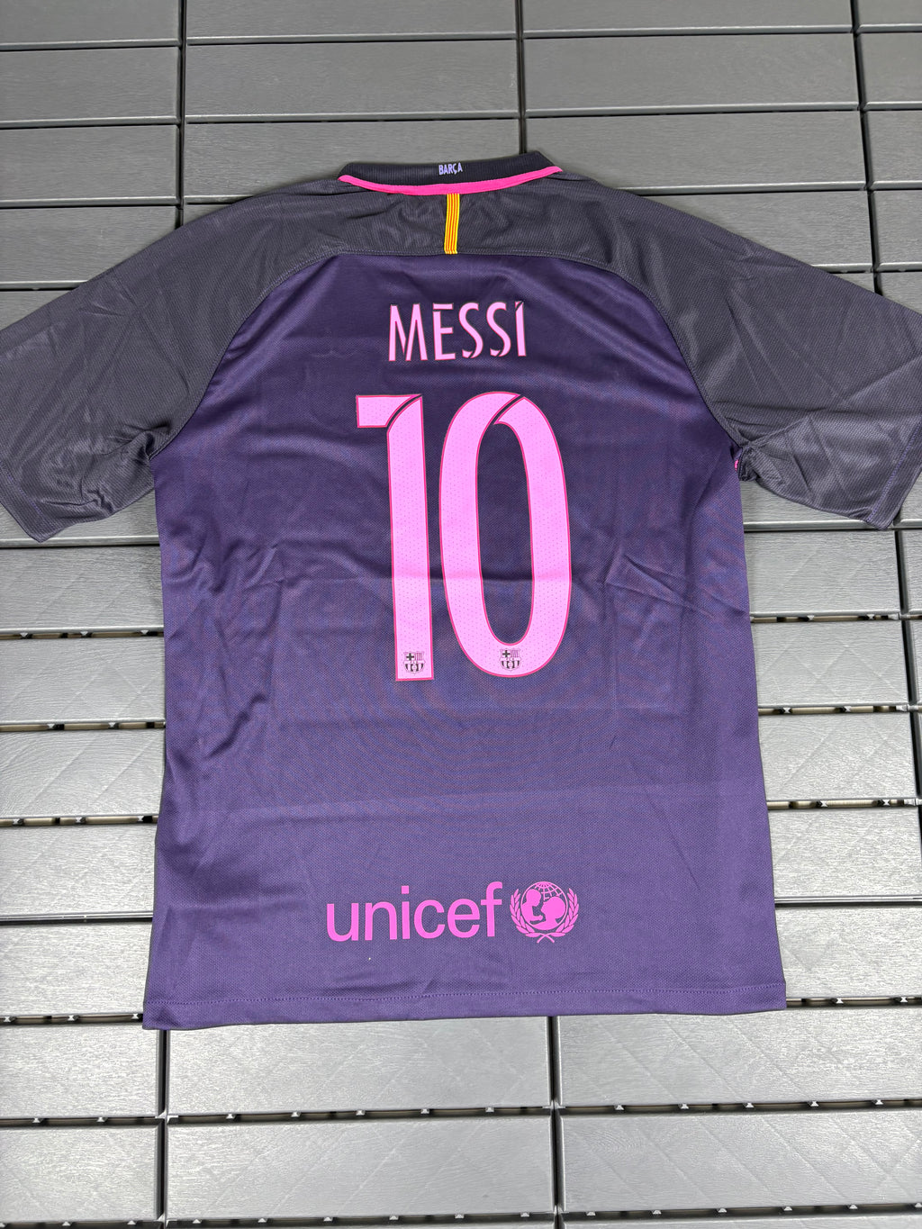 Retro FC Barcelona - Lionel Messi Jersey
