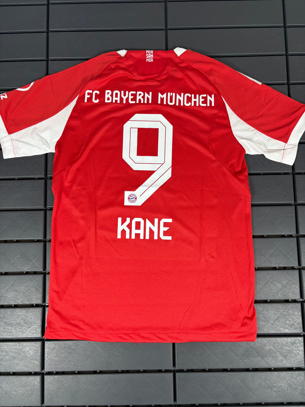 FC Bayern München - Kane Jersey