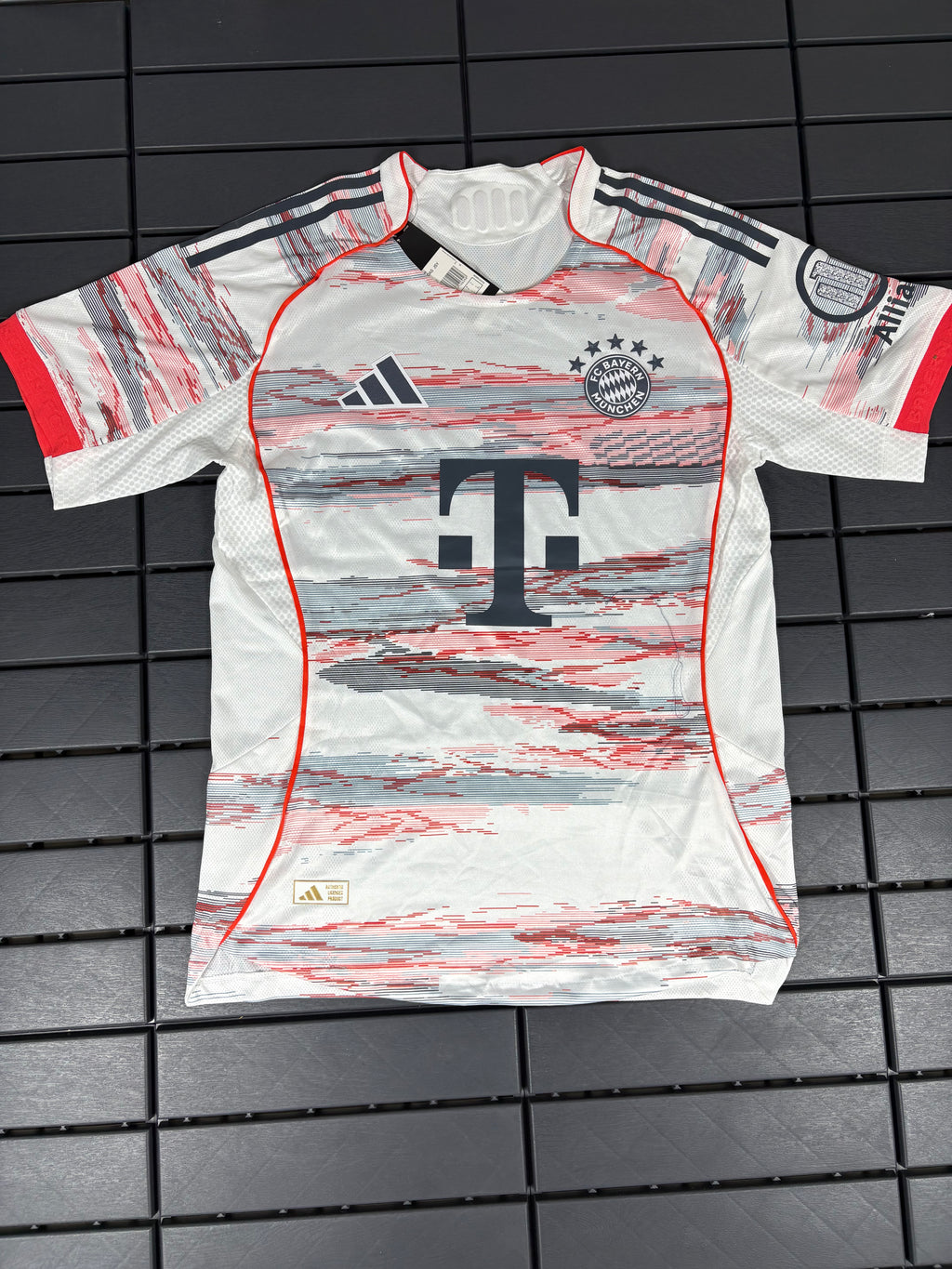 FC Bayern München - Olise Jersey